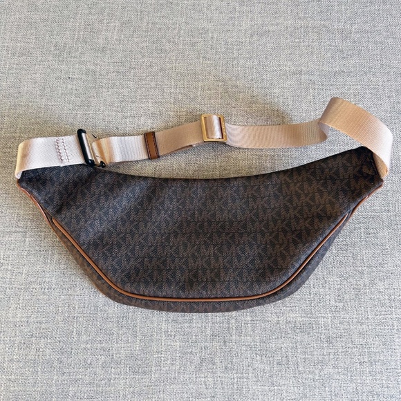 Michael Kors Kenly waist belt bag NEW - Picture 5 of 8